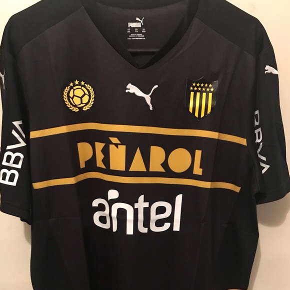 Puma Other - BNWT Puma Penarol Third Kit